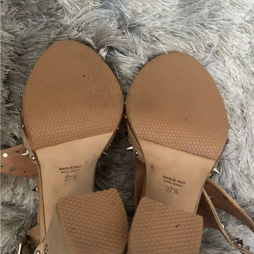 Laurence Dacade liquidation sale